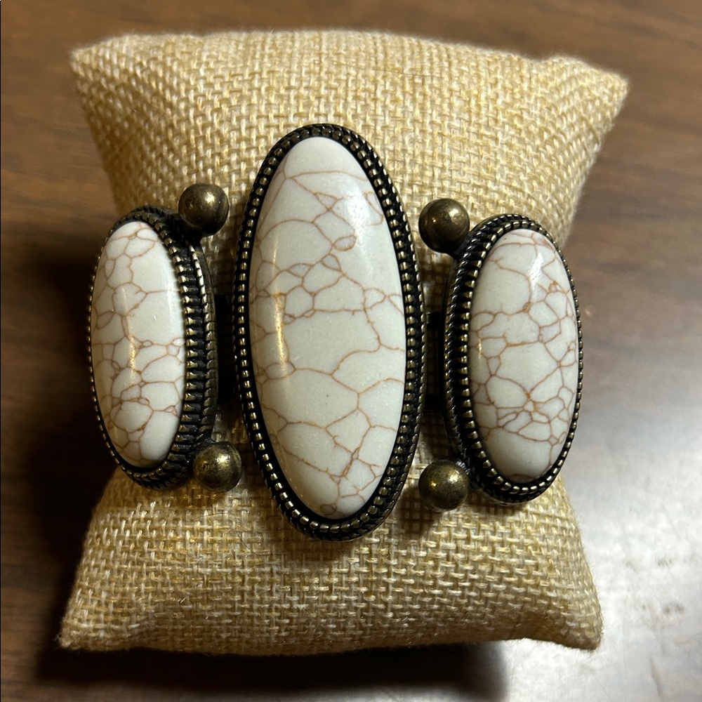 Elegant White Stone Bracelet-Plunder